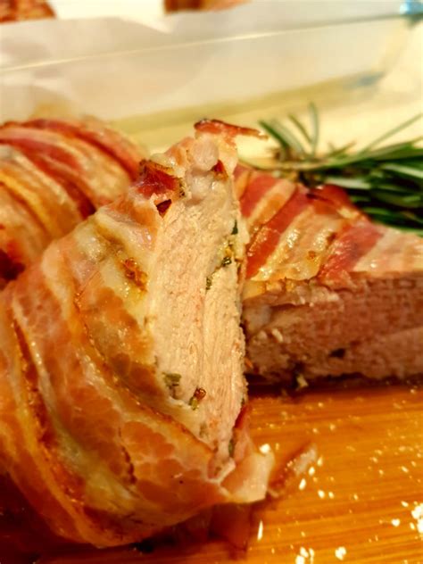 pork-fillet-with-herbs-wrapped-in-pancetta-fork image