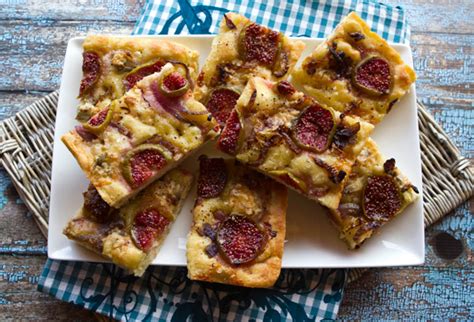 focaccia-with-figs-caramelized-onions image