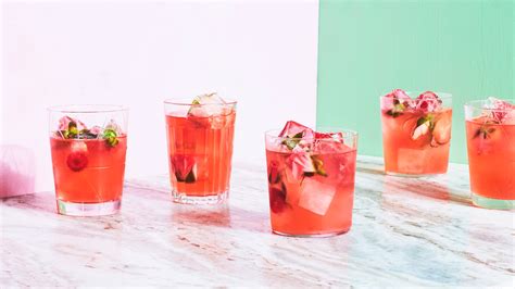 53-breakfast-and-brunch-cocktail-recipes-epicurious image