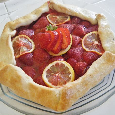 easy-strawberry-desserts image