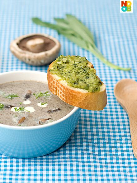 cream-of-portobello-mushroom-soup-noob-cook image