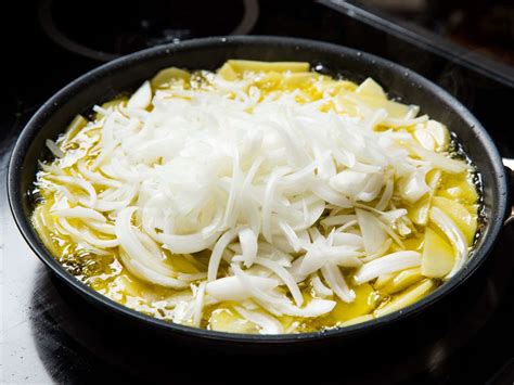 tortilla-espaola-spanish-egg-and-potato-omelette image