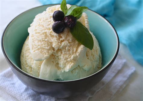 how-to-make-old-fashioned-ice-cream-recipes-history image