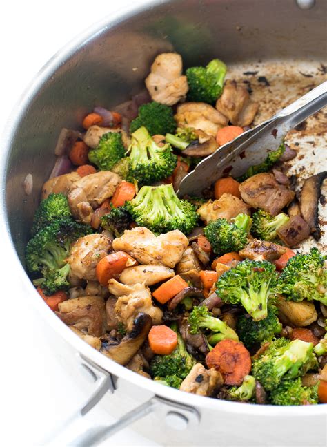 easy-chicken-stir-fry-30-minute-meal-chef-savvy image