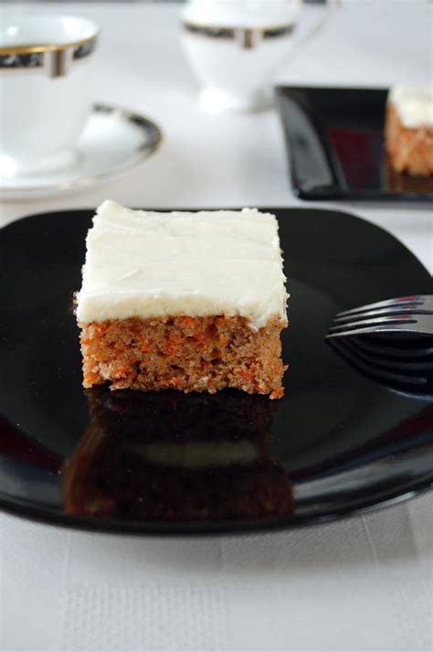 single-layer-carrot-cake-without-nuts-so-moist image