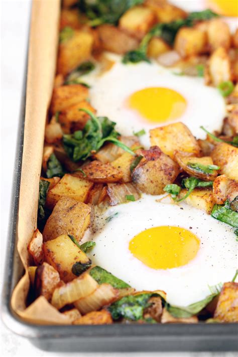 roasted-potato-spinach-and-egg-breakfast-hash image