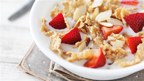 healthy-hacks-to-make-a-bowl-of-cereal-more-filling image