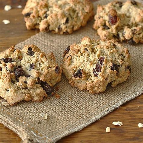 oatmeal-cookie image