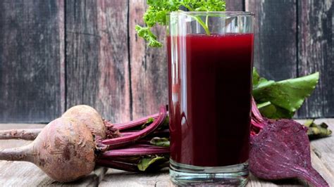 how-to-make-beet-juice-with-or-without-a-juicer image