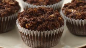 chocolate-caramel-crumb-cupcakes image