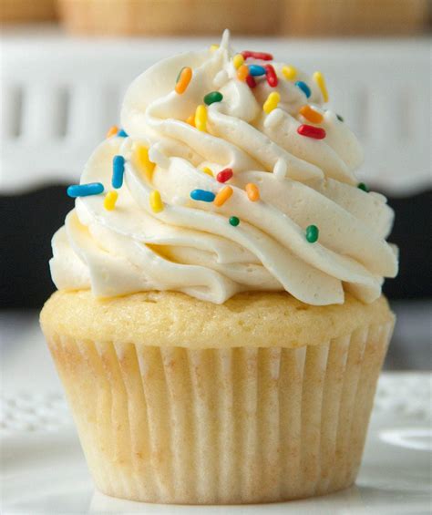 easy-vanilla-cupcake-recipe-no-mixer-needed image