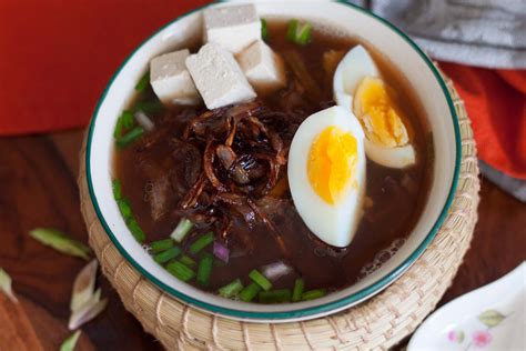 thai-style-khao-tom-recipe-black-rice-clear-soup image