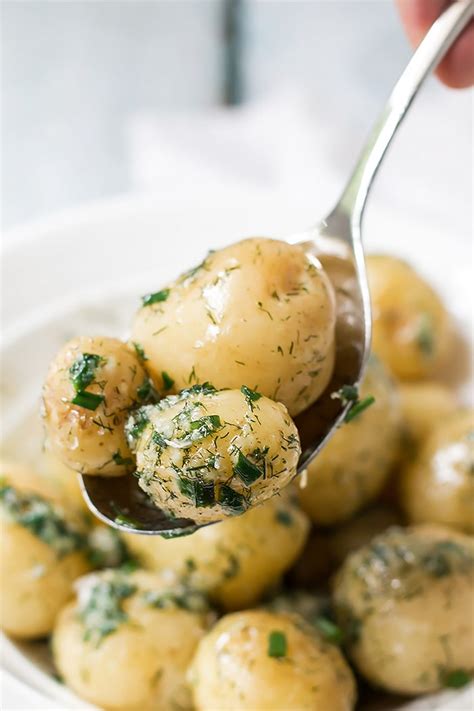 the-ultimate-potato-side-dish-garlic-potatoes-with-dill image