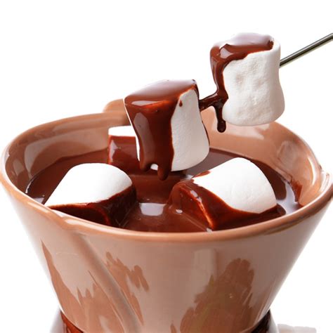 how-to-make-marshmallow-fondue-in-4-easy-steps image