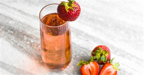 strawberry-sparkler-recipe-vinepair image