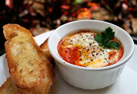 eggs-cooked-in-tomato-sauce-italian-food-forever image