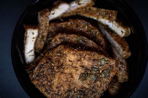 low-carb-pork-chops-in-crockpot-with-spice-rub image