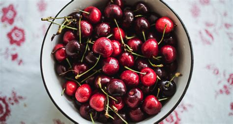 6-health-benefits-of-cherries-a-bite-sized-superfood image