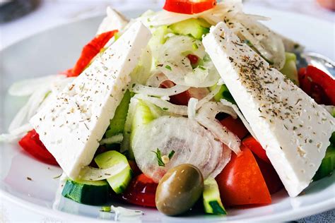 traditional-greek-salad-recipe-horiatiki-xoriatiki image