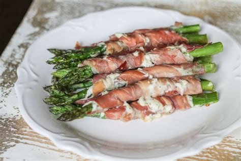 alouette-prosciutto-and-asparagus-roll-ups image