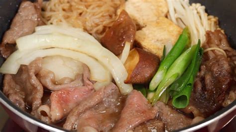 kansai-style-sukiyaki-recipe-cooking-with-dog image