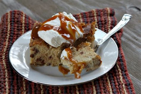 cinnamon-caramel-bread-pudding-recipe-girl image
