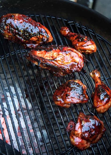 blackberry-bbq-sauce-recipe-with-grilled-chicken image