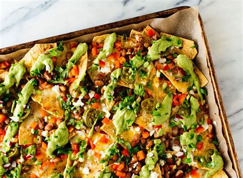 13-healthy-nacho-recipes-you-have-to-try-eat-this image