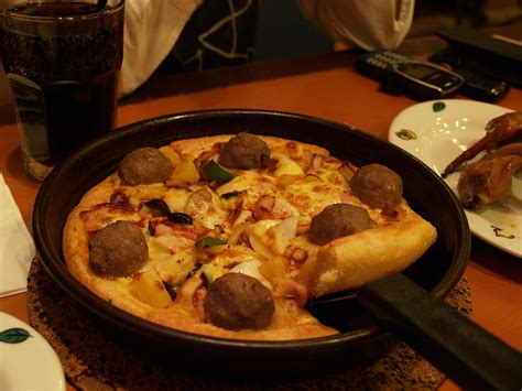 pan-pizza-wikipedia image