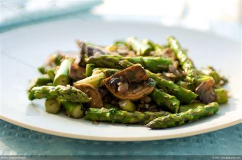 asparagus-with-mushrooms-and-fresh-coriander image