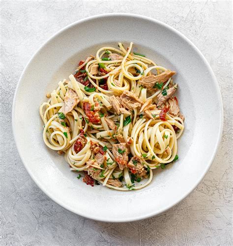 25-minute-olive-oil-and-garlic-tuna-pasta-familystyle image