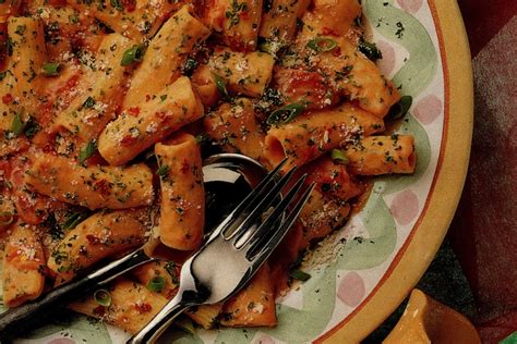 creamy-tomato-pasta-sauce-recipe-with-milk image