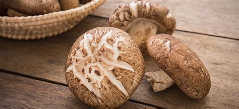 shiitake-mushrooms-benefits-nutrition-recipes-and-side image