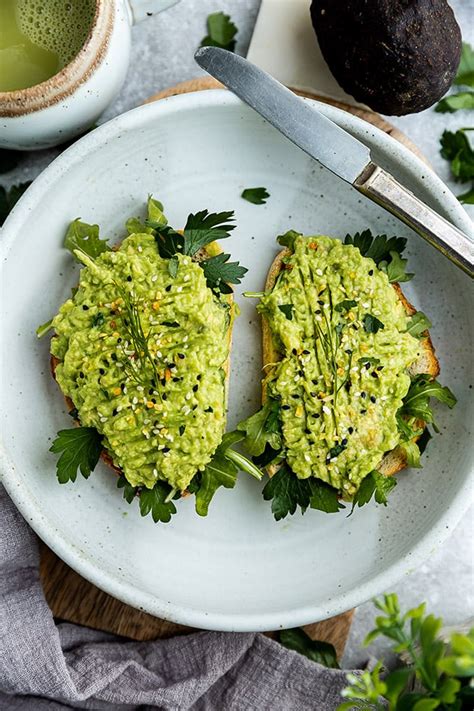 avocado-toast-3-different-ways-life-made-sweeter image