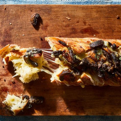 how-to-make-cheesy-bread-with-mushrooms image