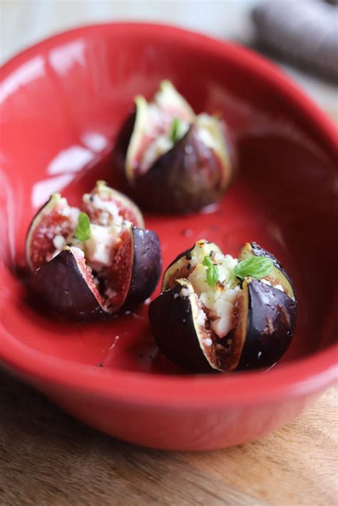 roasted-figs-with-gorgonzola-and-honey-end-of-the-fork image