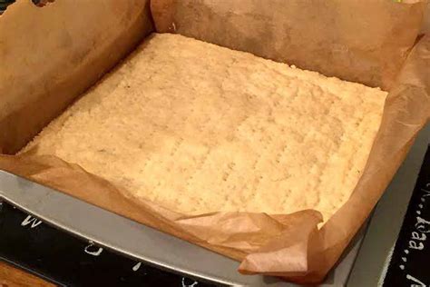 millionaire-shortbread-salted-caramel-square image