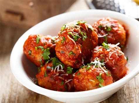 meatballs-in-tomato-sauce-classic-italian image