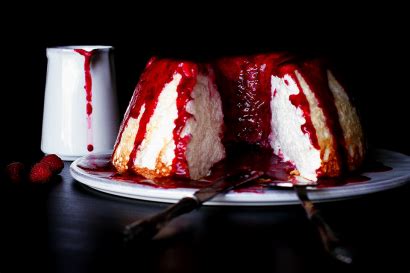molotov-pudding-berry-sauce-tasty-kitchen image