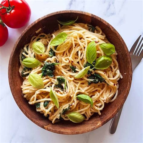 hummus-pasta-10-minute-meal-hint-of-healthy image