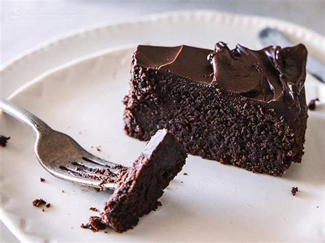 worlds-best-keto-chocolate-cake-ketodiet-blog image