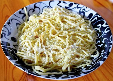 mamas-greek-cheesy-spaghetti-olive-tomato image