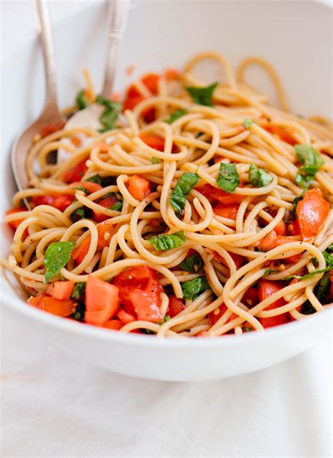 spaghetti-with-fresh-tomato-sauce-cookie-and-kate image