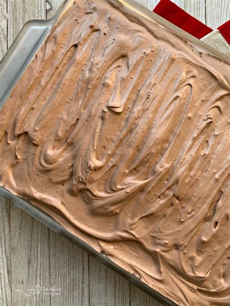 chocolate-pudding-frosting-recipe-light-fluffy-mousse image