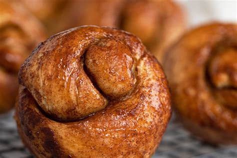 sticky-cinnamon-knots-seasons-and-suppers image