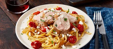 tuscan-pork-tenderloin-with-cherry-tomatoes-mutti image