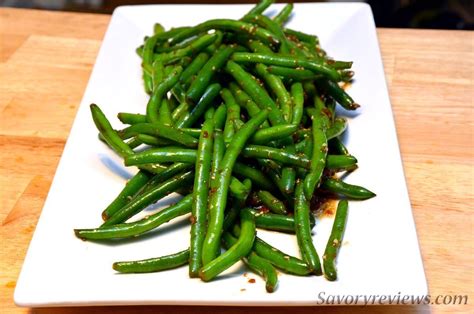 garlic-and-soy-glazed-green-beans-savoryreviews image