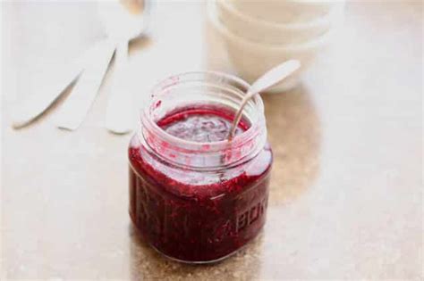 simple-berry-sauce-barefeet-in-the-kitchen image