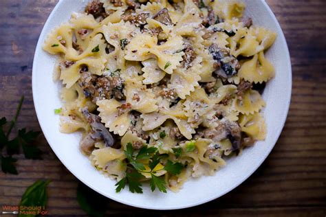 creamy-pasta-with-sausage-and-mushrooms-what image