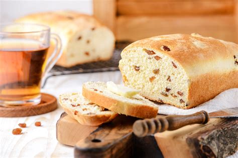 recipe-for-homemade-raisin-bread-the-spruce-eats image
